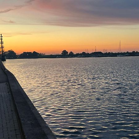 Dat Wittsche Hus - Ferienwohnung An Der Nordsee ヴィルヘルムスハーフェン エクステリア 写真