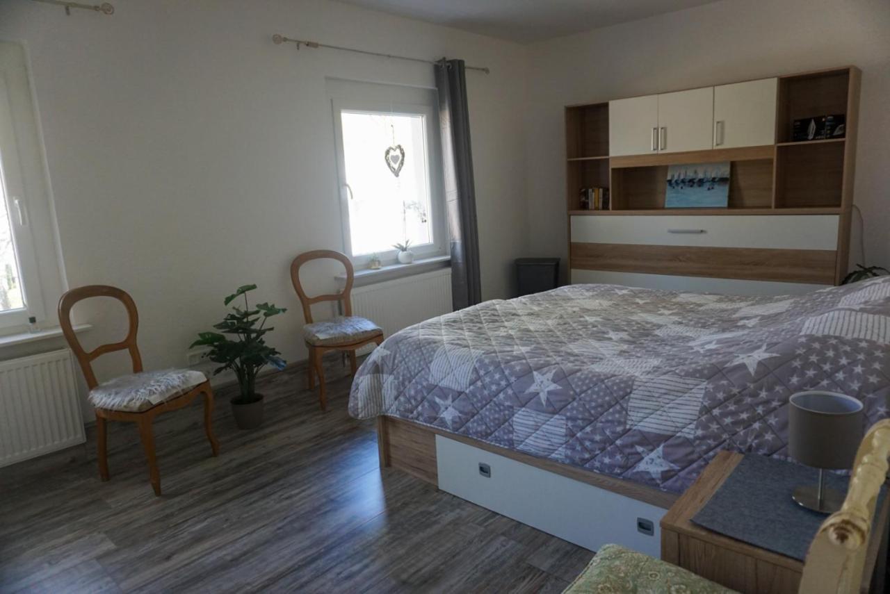 Dat Wittsche Hus - Ferienwohnung An Der Nordsee ヴィルヘルムスハーフェン エクステリア 写真